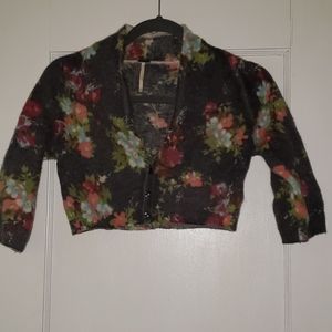 Short sweater cardigan